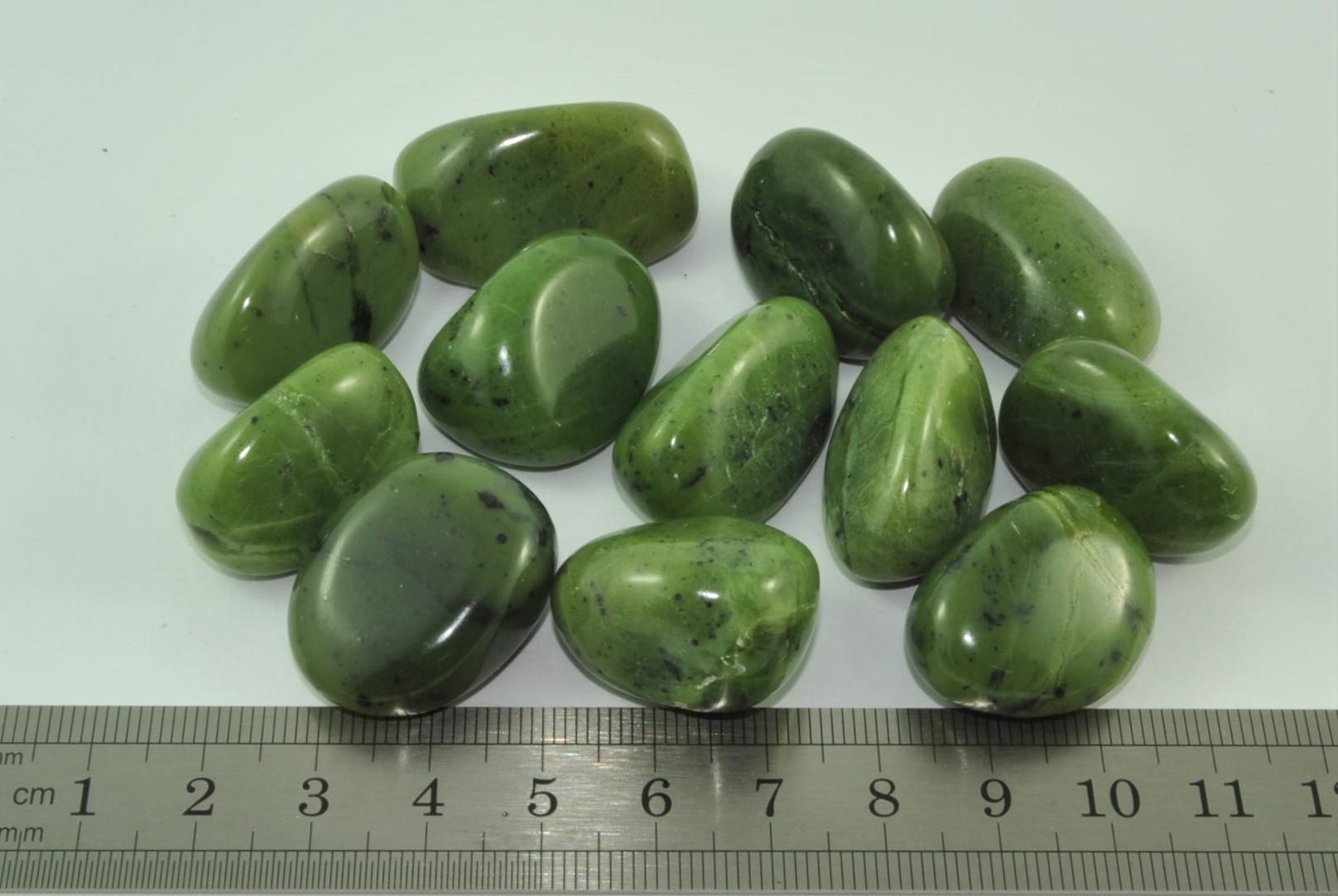 5 à 10 g Jade néphrite 2 à 2,5 cm